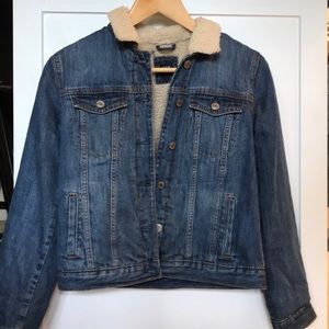 Kids gap jean jacket with fuzzy inside